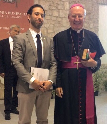 Con S.E.R. Mons. Franco Croci, Vescovo di Potenza Picena, Gran Priore per l'Italia Centrale dell'Ordine Equestre del Santo Sepolcro di Gerusalemme - Palazzo comunale di Anagni (FR) (2017)
