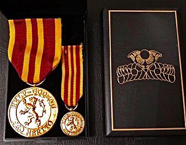 Medaglia d’oro “Help Godenu” della Real Casa di Godenu (formato regolare e miniatura)