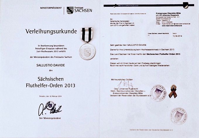 Diploma con annessa lettera di conferimento della medaglia 