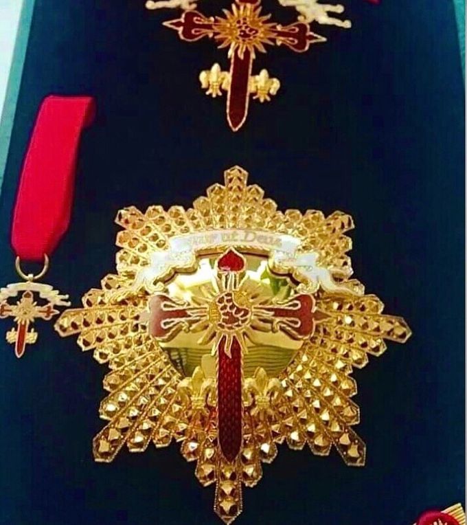 Insegne (formato regolare da collo, placca oro, miniatura e rosetta) da Grand’Ufficiale del Real Ordine di San Michele dell’Ala