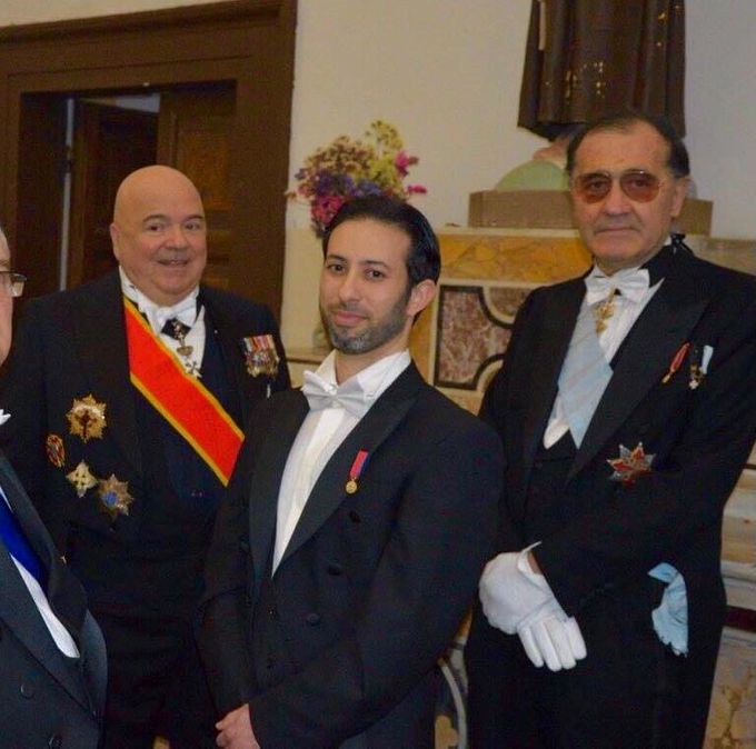 Con il Conte Cav. Gr. Cr. Prof Fernando Crociani Baglioni, Presidente dell'Istituto di Studi Storici Beato Pio IX, ed il Nob. Cav. Gr. Cr. Avv. Roberto Saccarello, già Ministro Plenipotenziario della Repubblica di San Marino presso il Sovrano Militare Ordine di Malta (SMOM) - Basilica di San Lorenzo al Verano, Roma (2017)